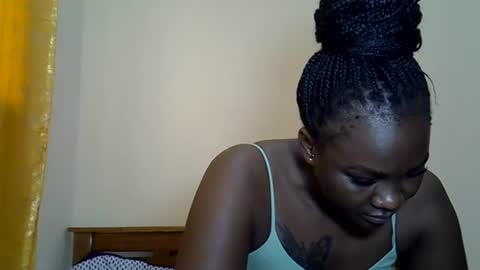 Snapshot of prettyliz30 chatting on 06/30/26, 07:42 LILIAN online show from 06/30/26, 07:42