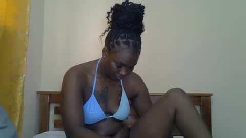 Snapshot of prettyliz30 chatting on 07/07/26, 08:51 LILIAN online show from 07/07/26, 08:51