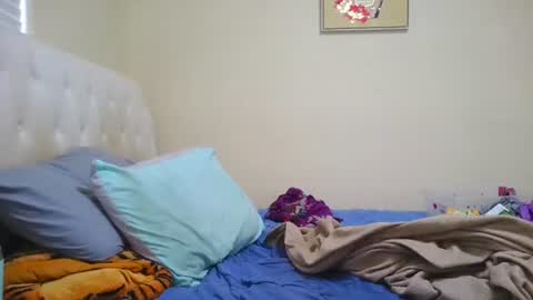 Snapshot of prettylondond chatting on 07/18/26, 01:10 prettylondond online show from 07/18/26, 01:10