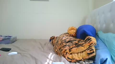 Snapshot of prettylondond chatting on 08/01/26, 10:30 prettylondond online show from 08/01/26, 10:30