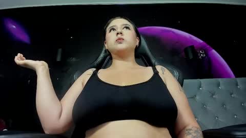 Laura  Onlyfans   40OFF online show from 04/15/26, 10:54