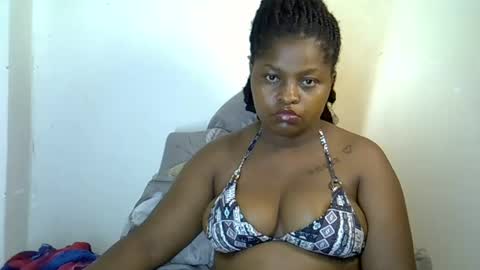 Snapshot of prettyriss chatting on 07/07/26, 12:24 prettyriss online show from 07/07/26, 12:24