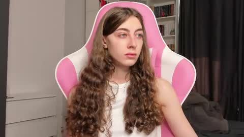 Snapshot of prettysomething chatting on 06/22/26, 05:26 Sophie next stream will be at Monday i will wait you guys online show from 06/22/26, 05:26
