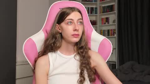 Snapshot of prettysomething chatting on 07/20/26, 10:39 Sophie next stream will be at Monday i will wait you guys online show from 07/20/26, 10:39