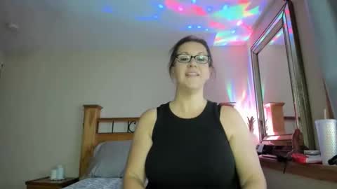 Snapshot of prettystarmn chatting on 11/13/25, 04:11 prettystarmn online show from 11/13/25, 04:11