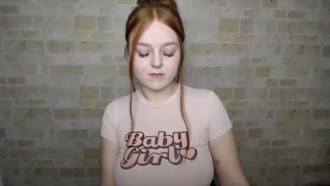 Snapshot of prettyvalerii_ chatting on 02/14/25, 10:58 Valeri online show from 02/14/25, 10:58