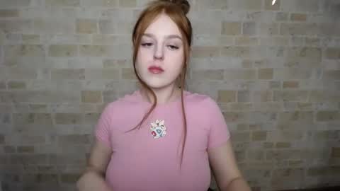 Snapshot of prettyvalerii_ chatting on 02/28/25, 01:14 Valeri online show from 02/28/25, 01:14