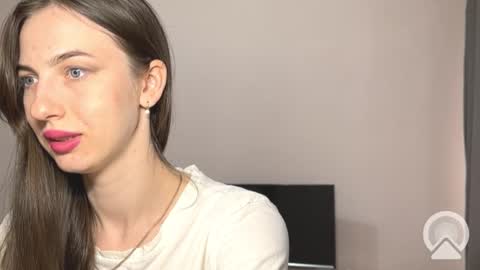 Snapshot of prettyyy_angel chatting on 09/18/25, 08:05 prettyyy_angel online show from 09/18/25, 08:05