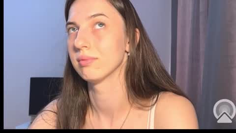 Snapshot of prettyyy_angel chatting on 09/25/25, 02:21 prettyyy_angel online show from 09/25/25, 02:21