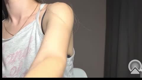 Snapshot of prettyyy_angel chatting on 09/26/25, 06:12 prettyyy_angel online show from 09/26/25, 06:12