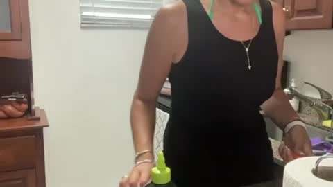 Snapshot of prettyyykittyyy22 chatting on 09/12/25, 05:13 prettyyykittyyy22 online show from 09/12/25, 05:13