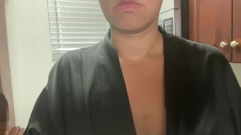 Snapshot of prettyyykittyyy22 chatting on 10/26/25, 06:36 prettyyykittyyy22 online show from 10/26/25, 06:36