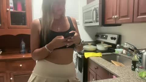 prettyyykittyyy22 online show from 11/11/25, 02:22