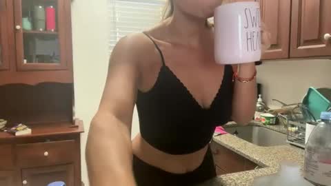 prettyyykittyyy22 online show from 03/07/26, 02:36