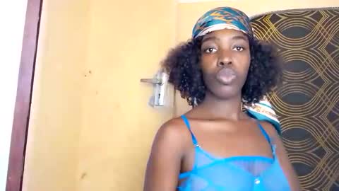 prettyzuzu online show from 11/04/25, 07:51