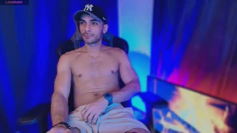 Snapshot of pridelgtbi chatting on 11/30/25, 12:25 pridelgtbi online show from 11/30/25, 12:25