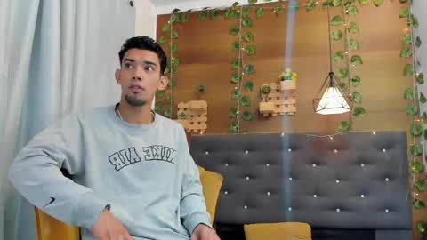 prince_arthur77 online show from 01/31/25, 12:40