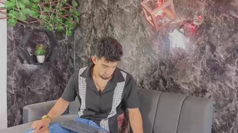 prince_arthur77 online show from 04/29/26, 02:10