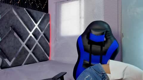 prince_arthur77 online show from 05/17/26, 01:07
