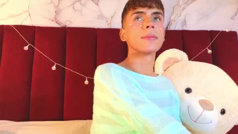 Snapshot of prince_poppy_ chatting on 10/02/25, 08:49 PRINCEPOPPY online show from 10/02/25, 08:49