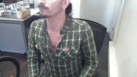 Snapshot of prince_raphael chatting on 09/27/25, 09:36 Riffraff online show from 09/27/25, 09:36