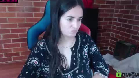 Snapshot of princesa_leia_zathur chatting on 06/24/26, 01:43 Leia online show from 06/24/26, 01:43