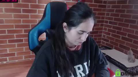 Snapshot of princesa_leia_zathur chatting on 07/17/26, 05:40 Leia online show from 07/17/26, 05:40