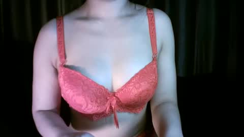 Snapshot of princess916446 chatting on 12/13/24, 06:27 princess online show from 12/13/24, 06:27