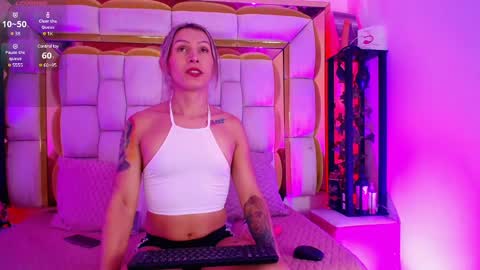 Snapshot of princess_helena_ chatting on 01/29/25, 06:22 princess helena online show from 01/29/25, 06:22