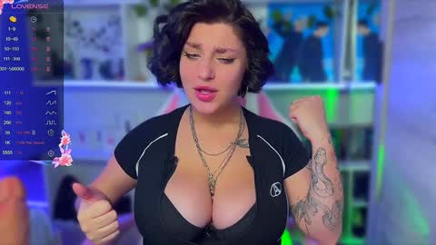 Lina online show from 12/23/24, 11:39