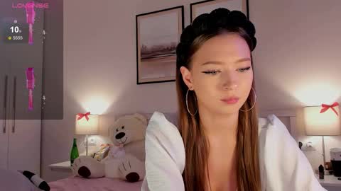 Princess Diana online show from 11/28/25, 06:21