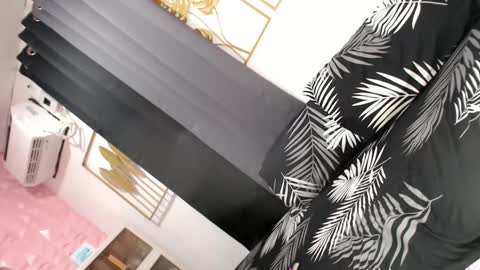 Estela online show from 02/26/25, 04:24