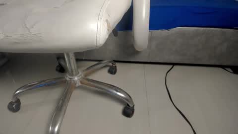 princess_tokyo_ online show from 10/10/25, 08:46