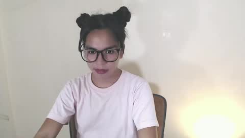 Snapshot of princess_yurie chatting on 03/02/25, 10:56 Yurie online show from 03/02/25, 10:56