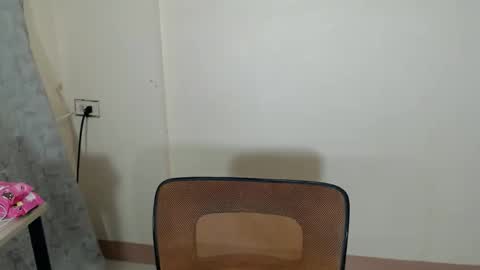 Snapshot of princess_yurie chatting on 10/07/25, 10:01 Yurie online show from 10/07/25, 10:01