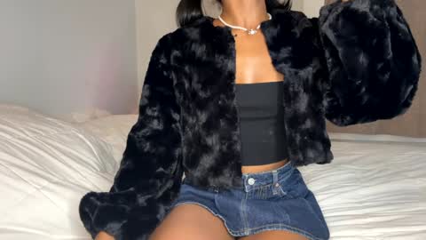 Snapshot of princessaleah chatting on 12/08/24, 12:07 Princess Aleah online show from 12/08/24, 12:07