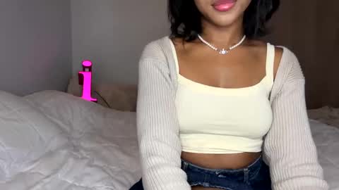 Snapshot of princessaleah chatting on 12/13/24, 07:10 Princess Aleah online show from 12/13/24, 07:10