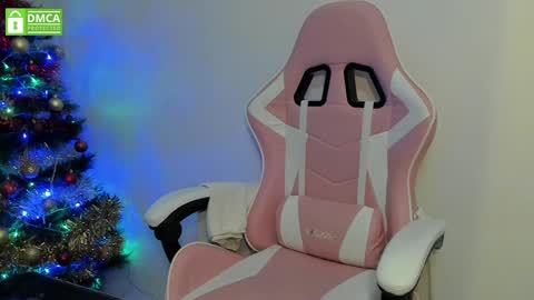 Snapshot of princesse_katey chatting on 12/06/24, 08:07 miss me check out my YT online show from 12/06/24, 08:07