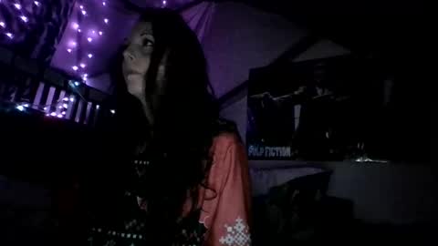 Holly love online show from 11/18/25, 05:23