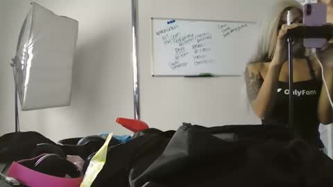 Snapshot of princesskimami chatting on 10/13/25, 11:05 princesskimami online show from 10/13/25, 11:05