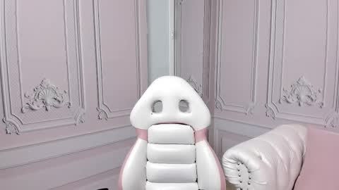 Snapshot of princesslittle_4u chatting on 02/12/25, 10:14 online show from 02/12/25, 10:14