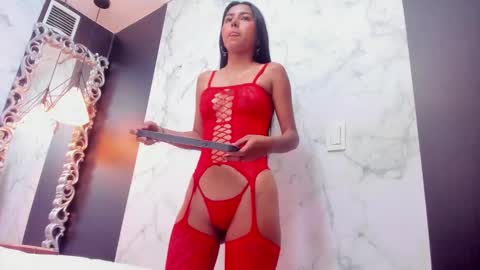 Snapshot of princesslittle_4u chatting on 10/09/25, 10:13 online show from 10/09/25, 10:13