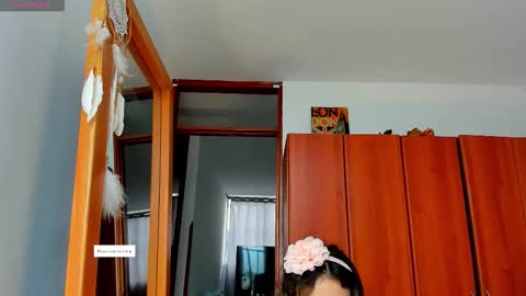 Snapshot of princessmariana25 chatting on 03/27/26, 05:34 princessmariana25 online show from 03/27/26, 05:34