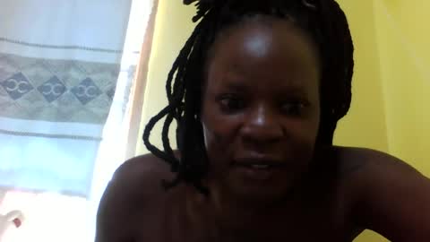 Snapshot of princessmiles2 chatting on 07/10/26, 08:07 phelly online show from 07/10/26, 08:07