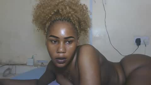 FENNY online show from 11/04/25, 02:05