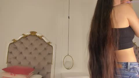 Marcela online show from 04/17/26, 01:36