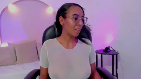 Priscila  online show from 11/08/25, 07:56