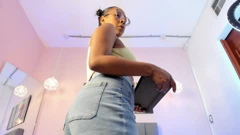 priscila_cooper_ online show from 04/01/26, 04:15