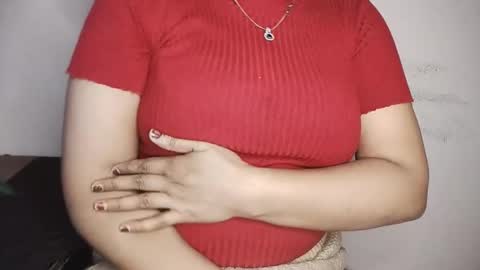 priyu_ online show from 11/07/25, 07:03