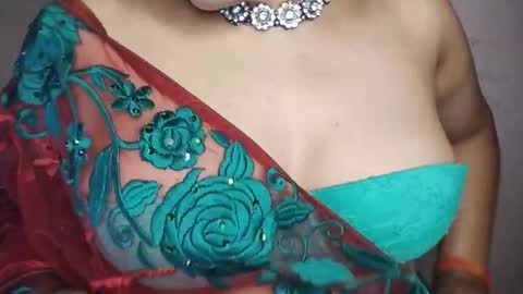 priyu_ online show from 11/21/25, 02:38